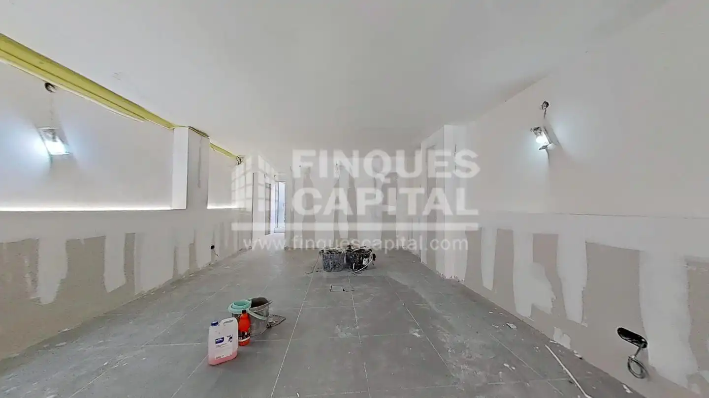 Local comercial en venda a Nou Eixample Sud, imagen 3