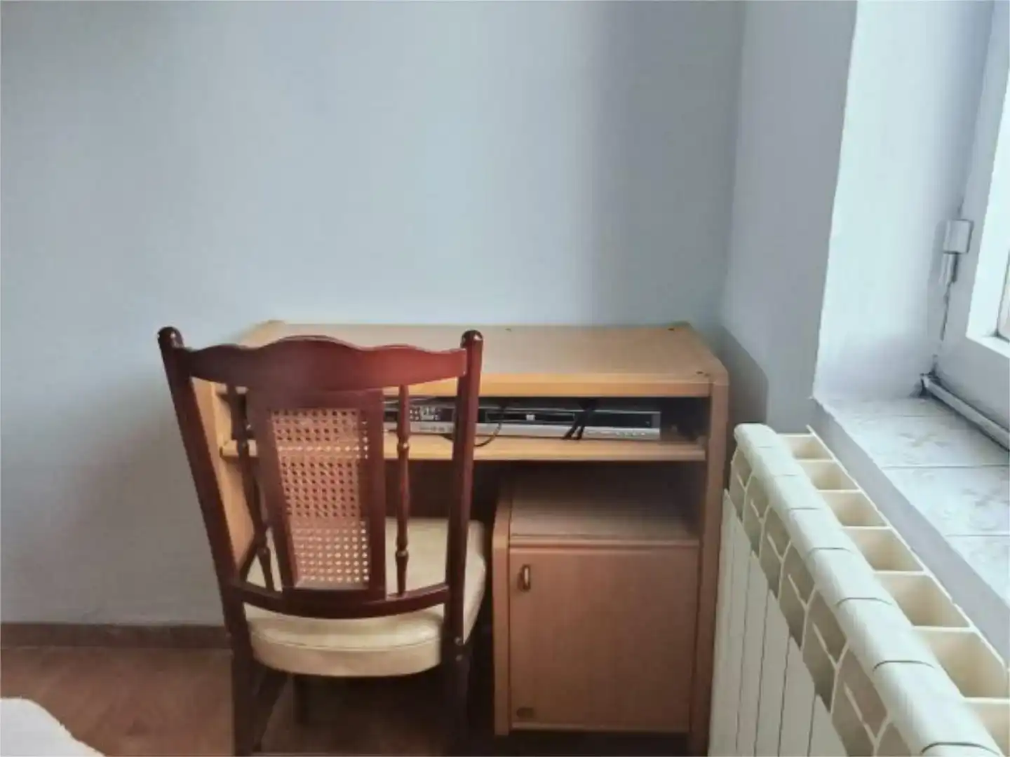 Schlafzimmer von Wohnung zur Miete in Valdeolea mit Parkett, Abstellraum und Möbliert