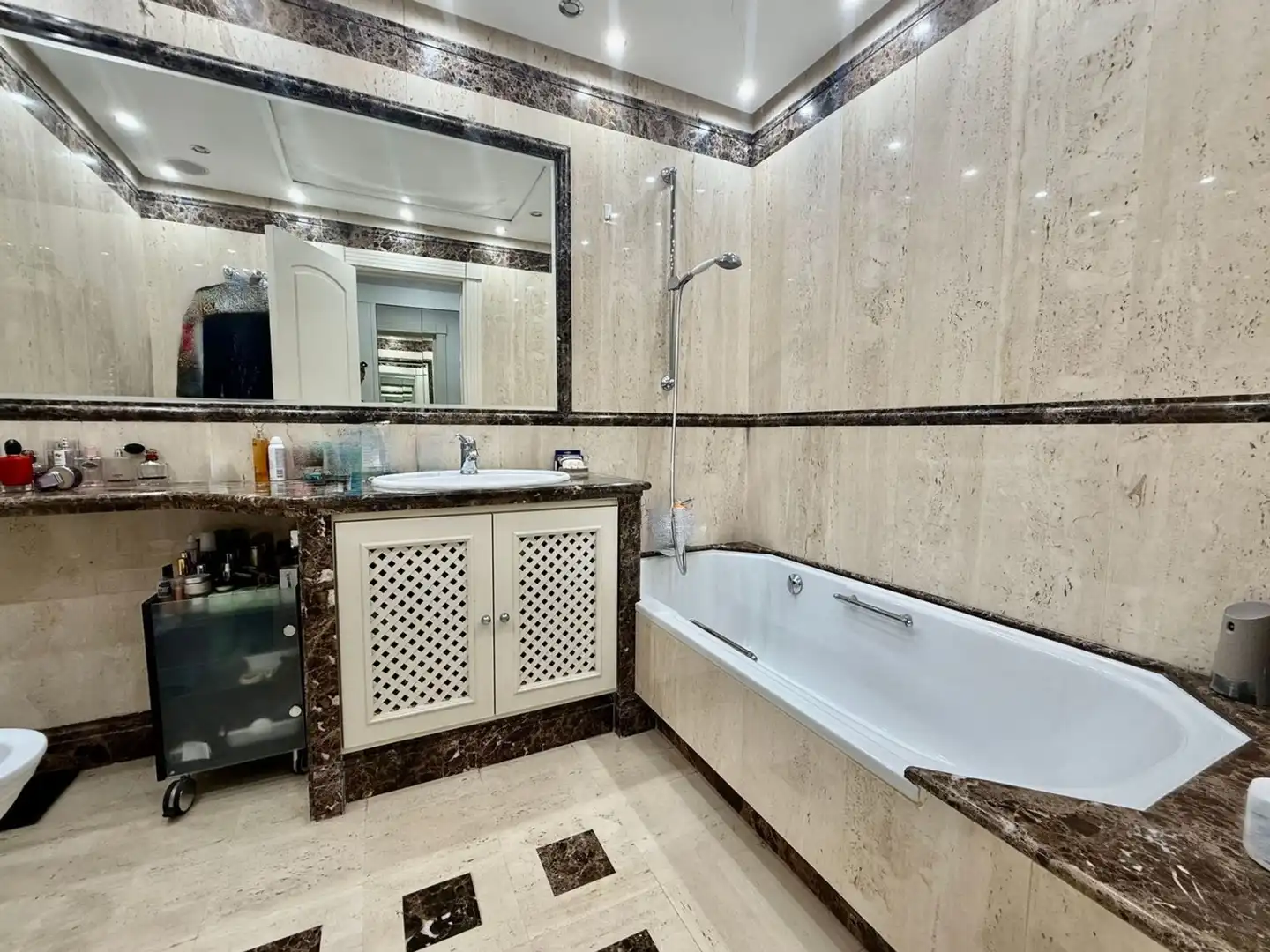 Planta baja en venta en Puerto Banús