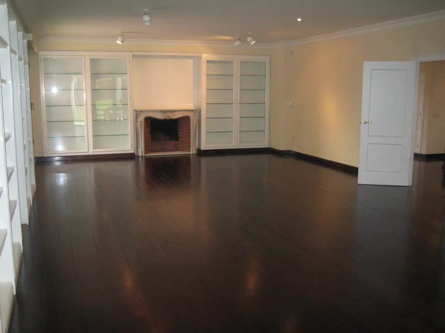 Sala de estar de Casa o chalet de alquiler en Pozuelo de Alarcón con Aire acondicionado, Jardín privado y Parquet