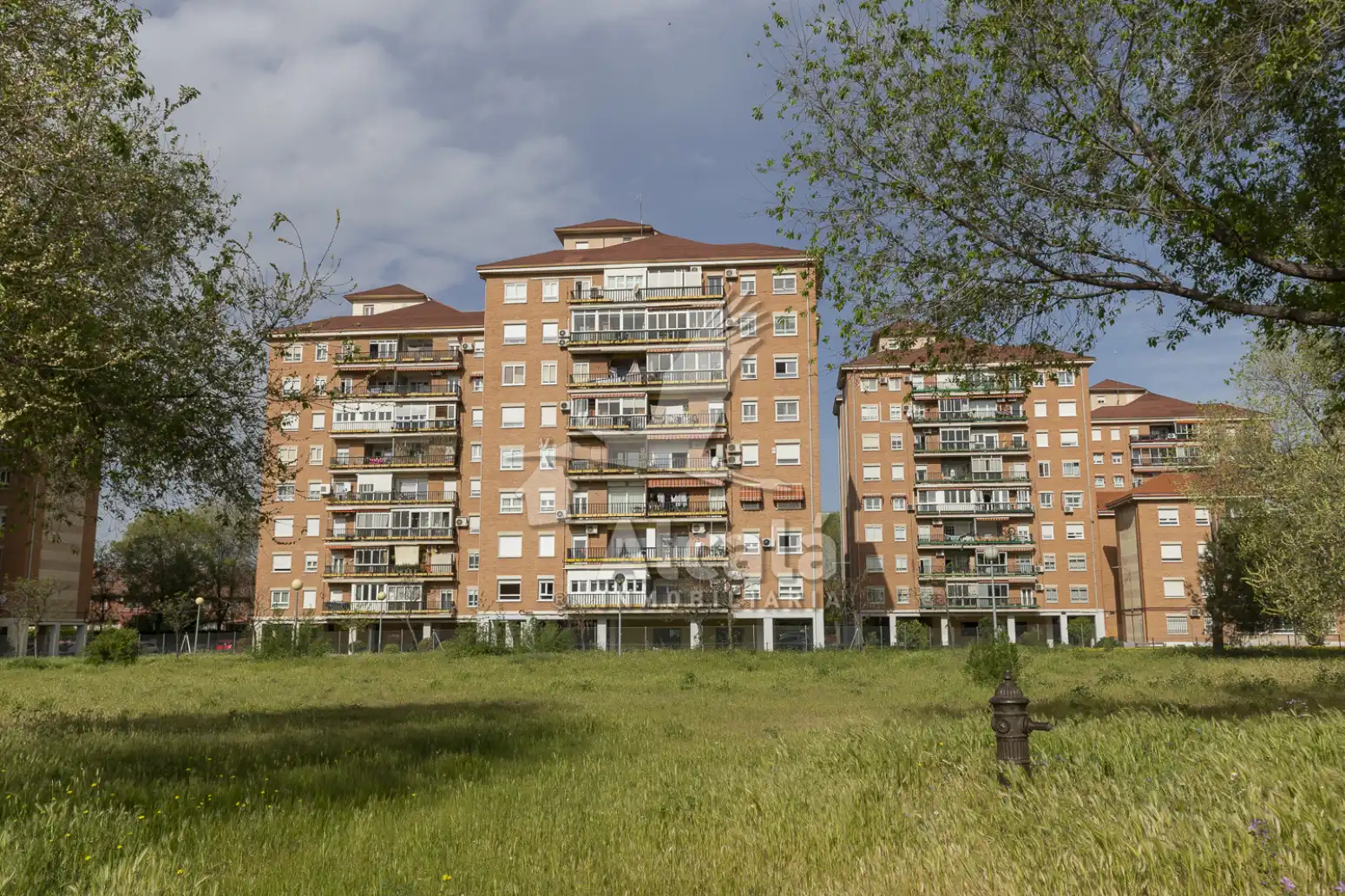 Vista exterior de Piso en venta en Alcalá de Henares con Calefacción, Terraza y Trastero