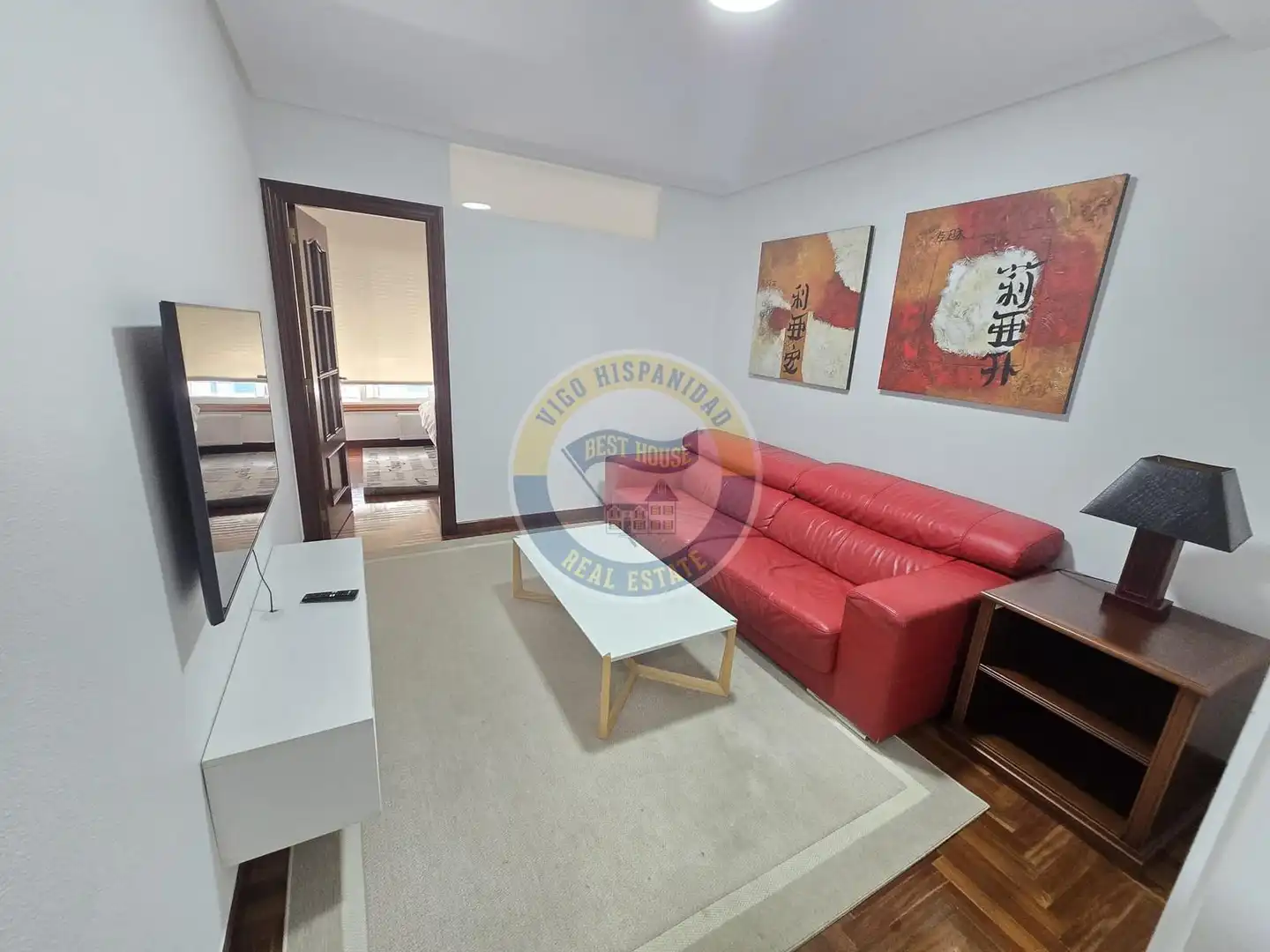Sala d'estar de Pis de lloguer en Vigo  amb Calefacció, Parquet i Moblat