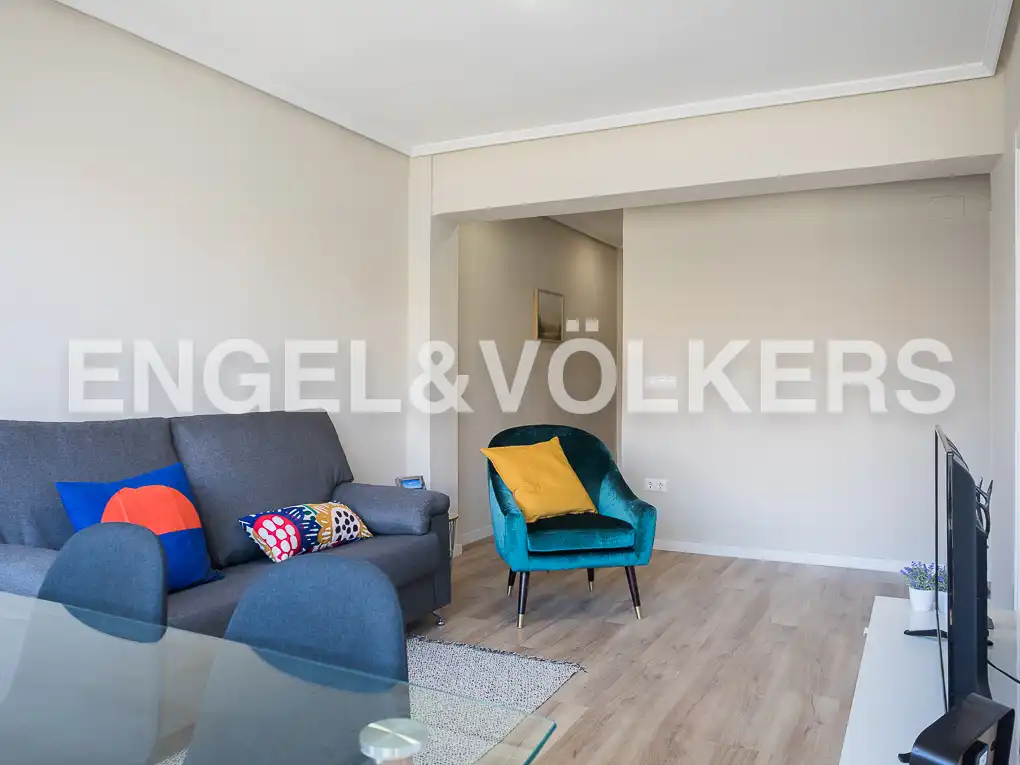 Living room of Flat for rent in Valencia  with Air Conditioner, Heating and Parquet flooring
