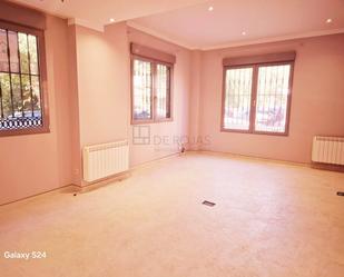 Bedroom of Flat for sale in  Madrid Capital  with Air Conditioner