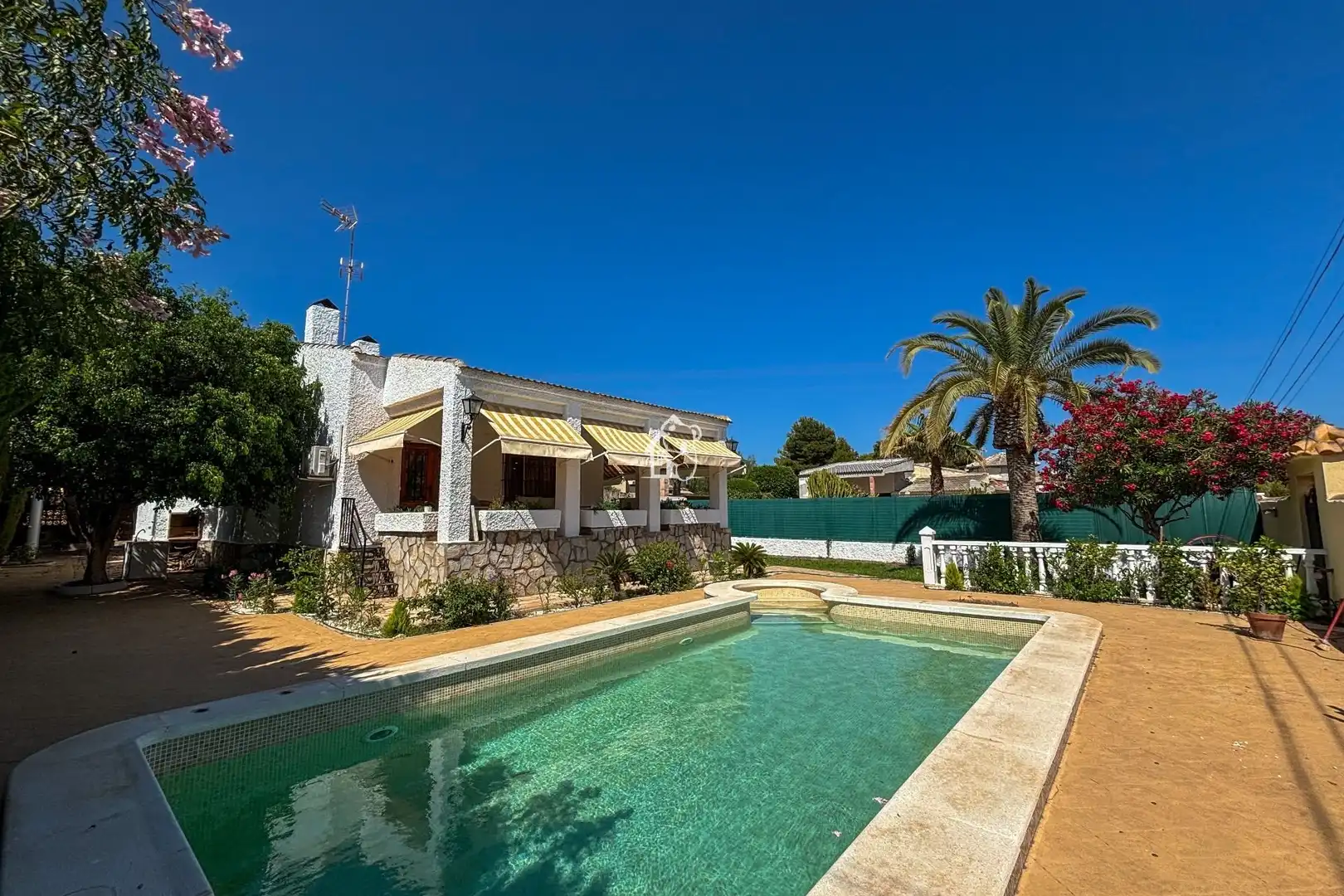 Vista exterior de Casa o chalet de alquiler en Torrevieja con Aire acondicionado, Jardín privado y Terraza
