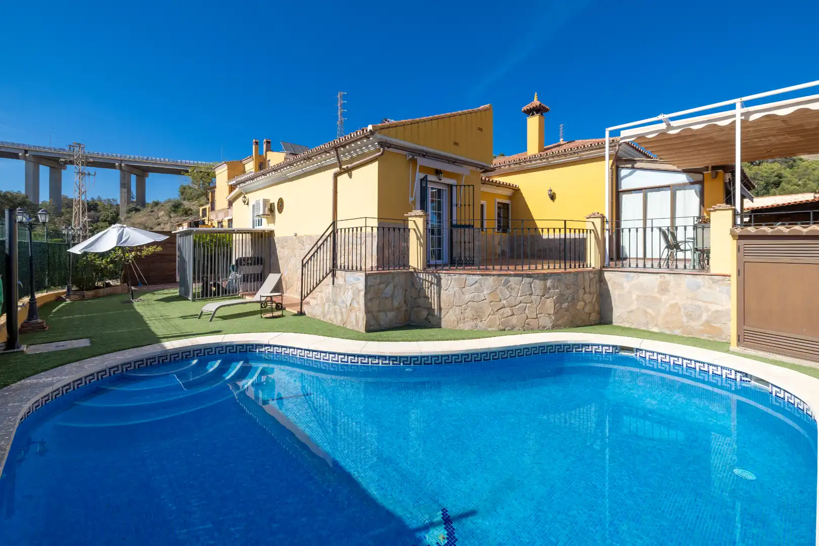 Swimming pool of Houses for sale in Málaga  with Air Conditioner, Heating and Private garden