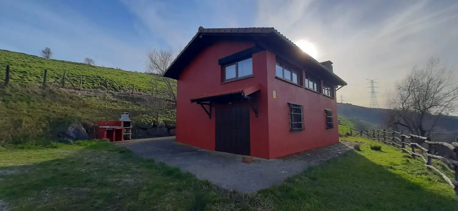 Vista exterior de Casa o chalet en venta en Solórzano con Calefacción, Trastero y Amueblado