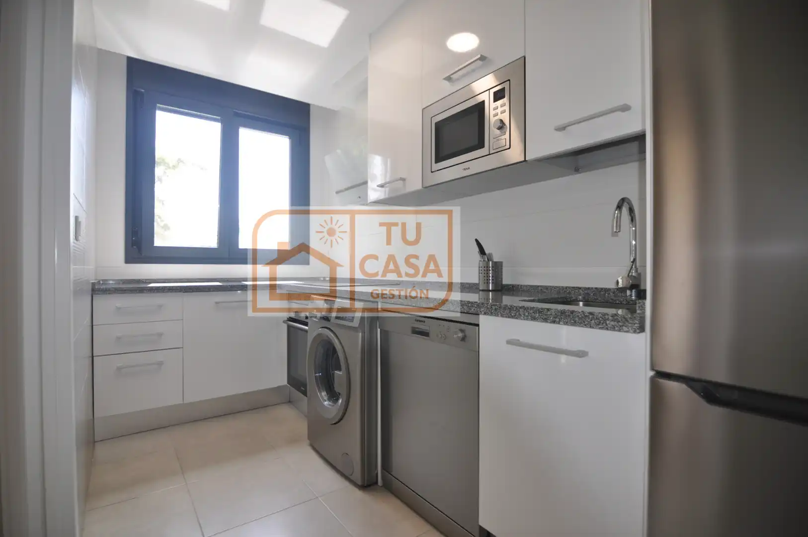 Cocina de Piso de alquiler en Cáceres con Aire acondicionado, Calefacción y Jardín privado