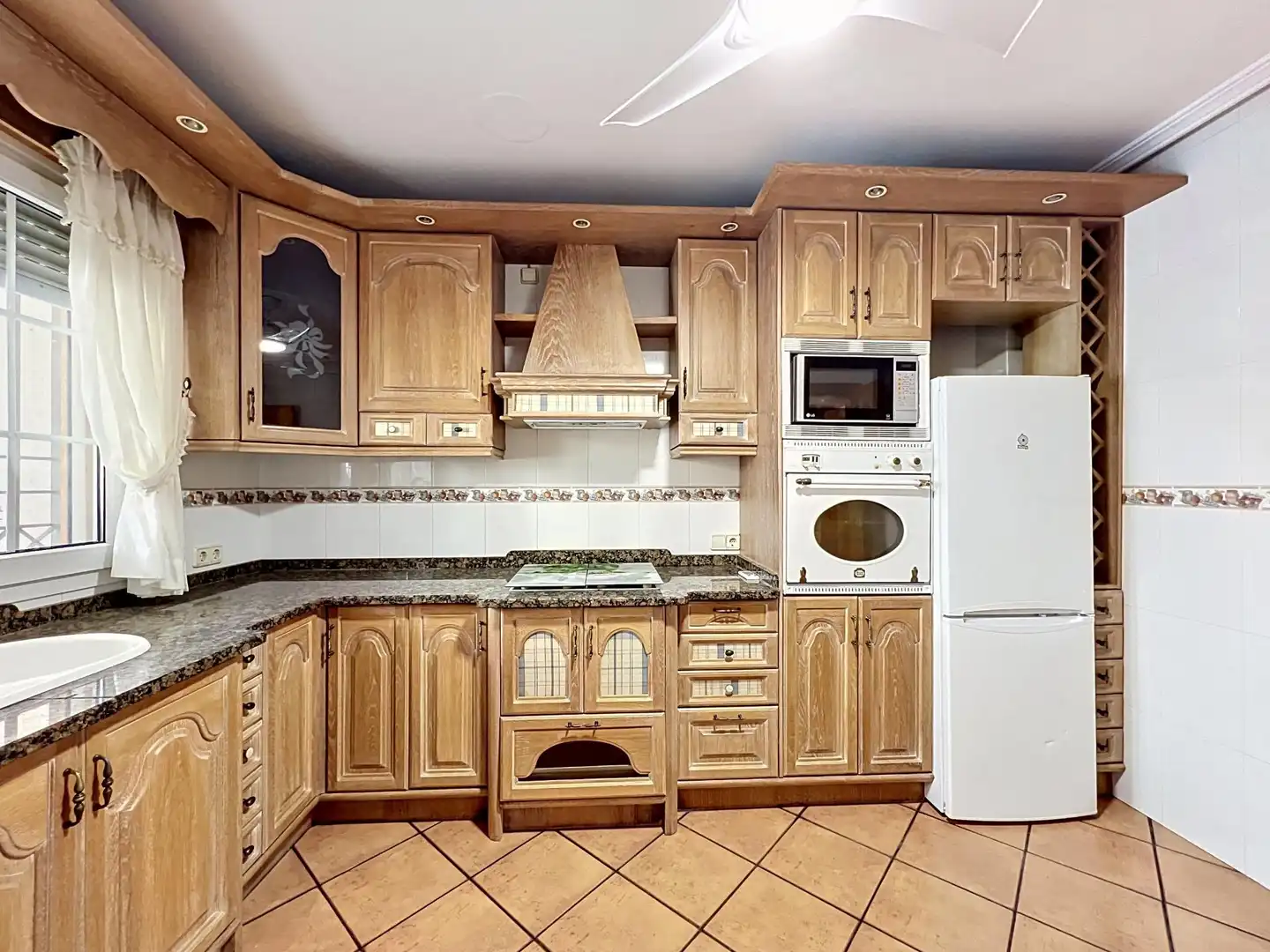 Kitchen of Detached homes for sale in Roquetas de Mar