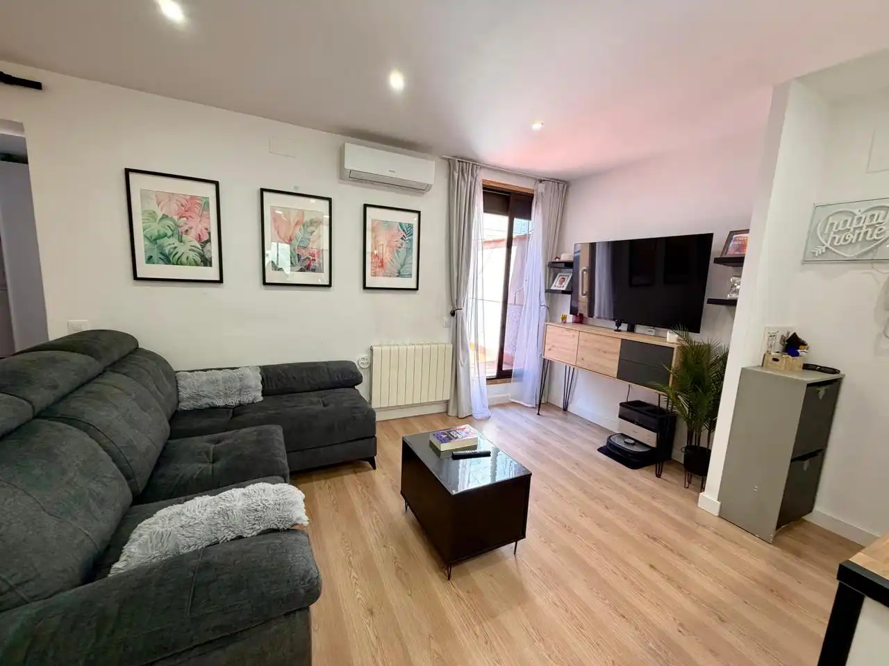 Living room of Attic for sale in Barcelona  with Air Conditioner, Heating and Parquet flooring