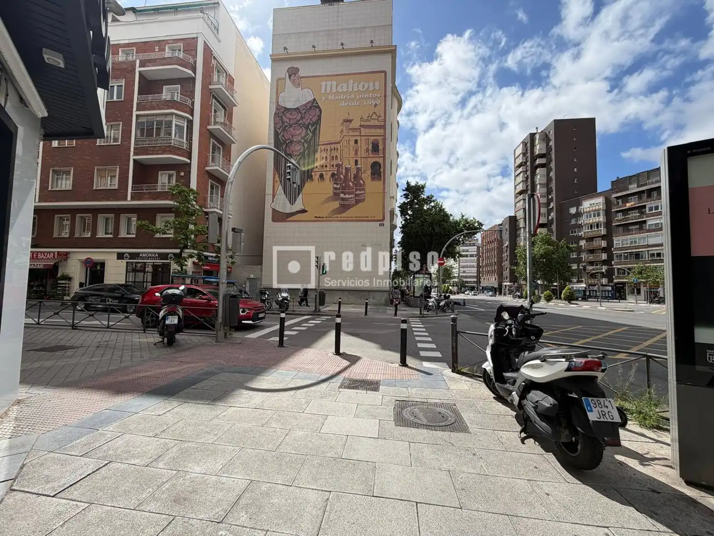 Vista exterior de Piso en venta en Madrid con Calefacción, Parquet y Terraza