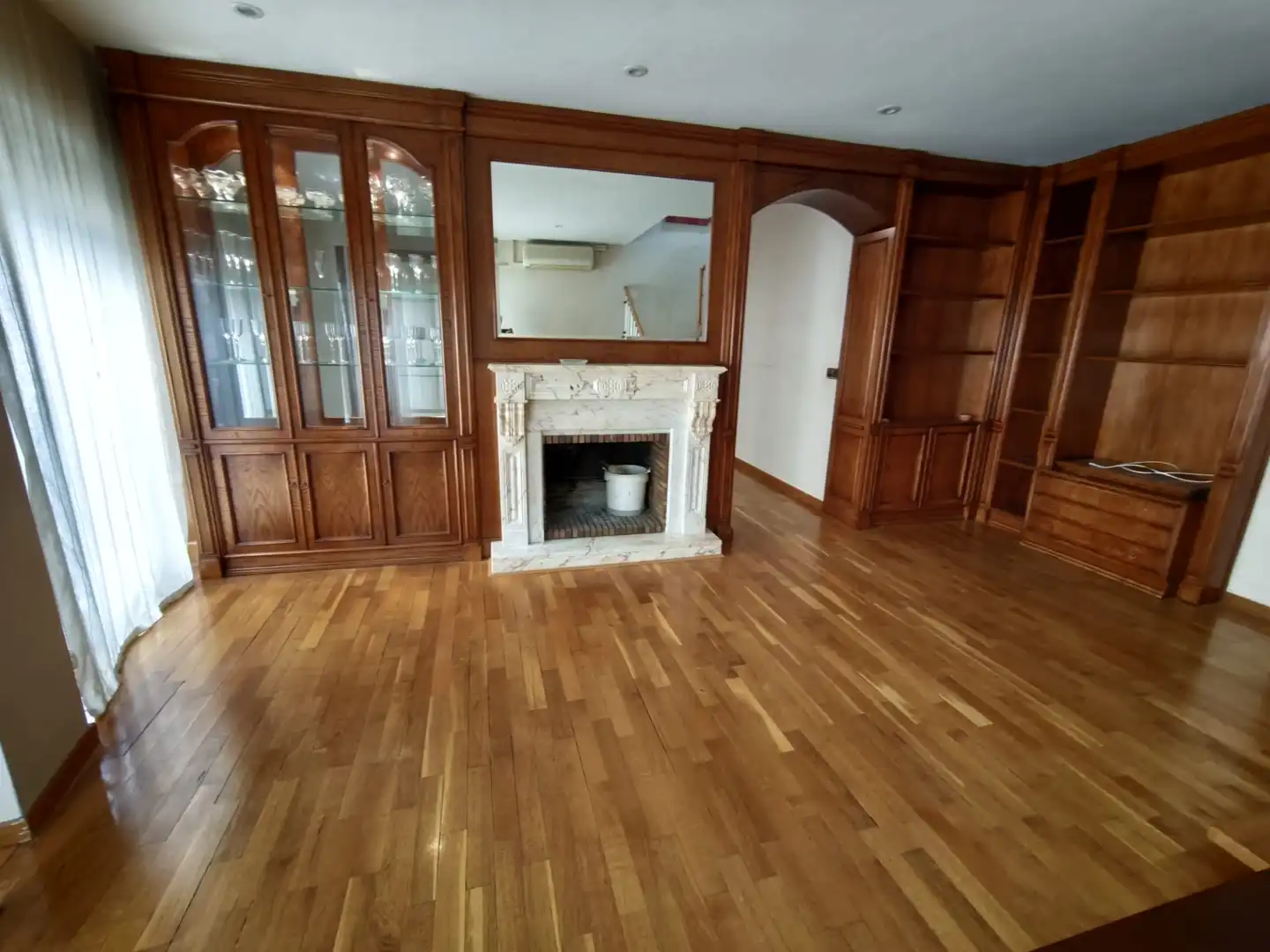 Sala d'estar de Dúplex en venda en Albacete amb Calefacció, Parquet i Jacuzzi