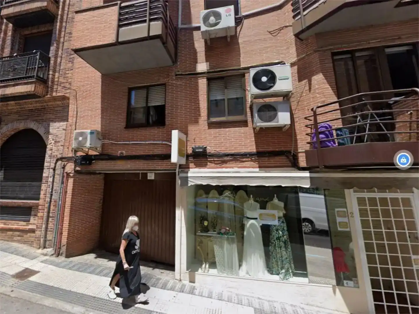Exterior view of Garage for rent in Casco Antiguo