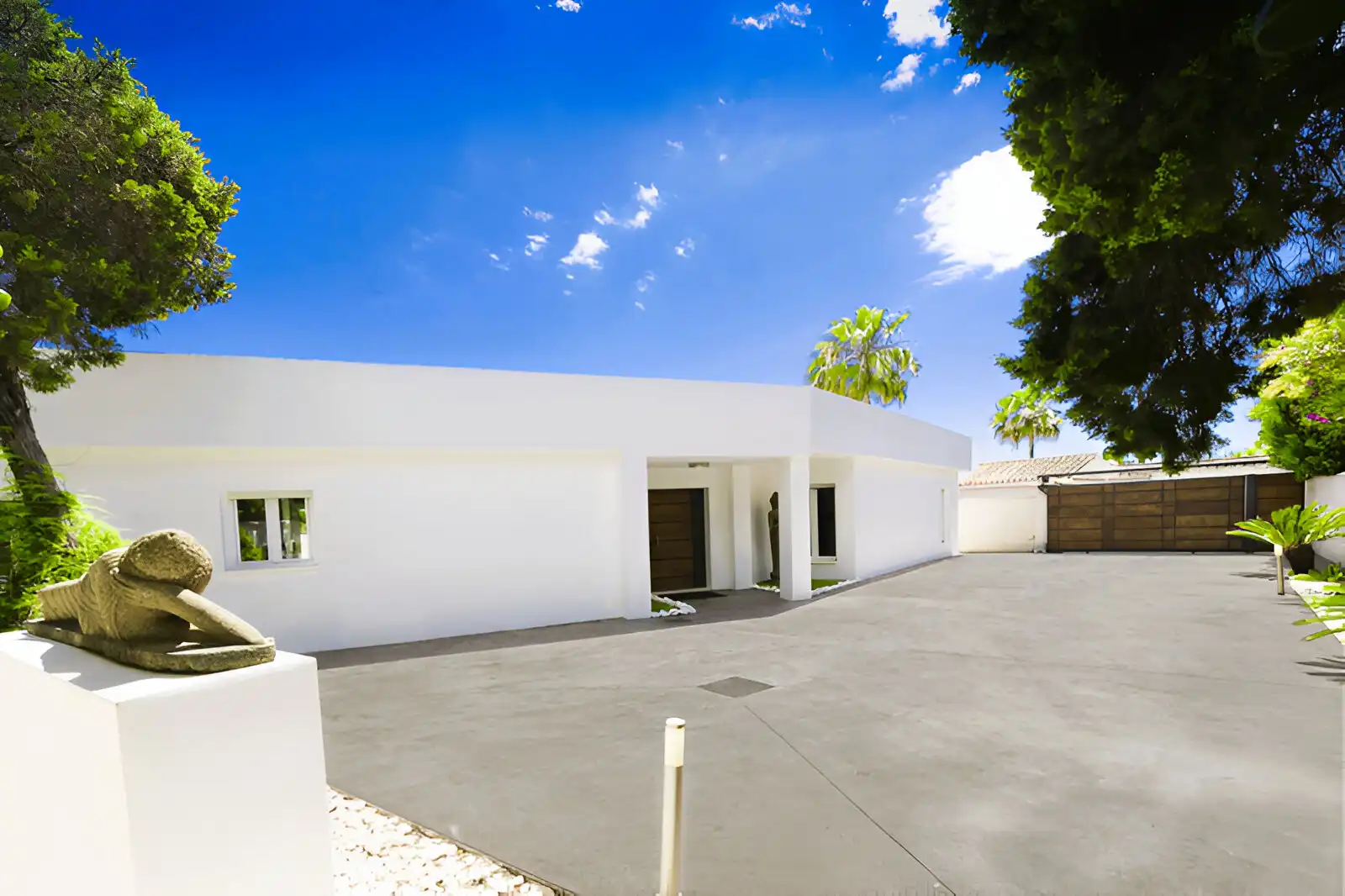 Vista exterior de Casa o chalet en venta en Marbella con Aire acondicionado, Jardín privado y Terraza