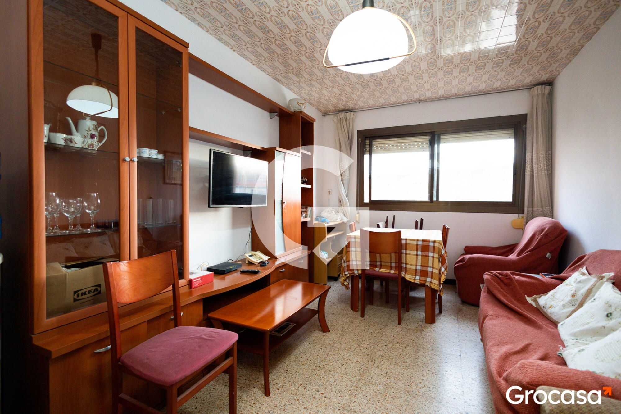 Sala d'estar de Pis en venda en Cornellà de Llobregat amb Forn