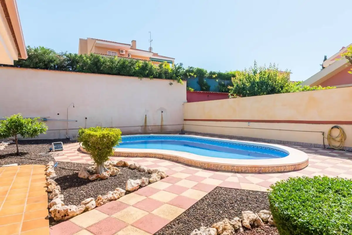 Piscina de Casa o xalet en venda en Murcia amb Aire condicionat, Calefacció i Jardí privat