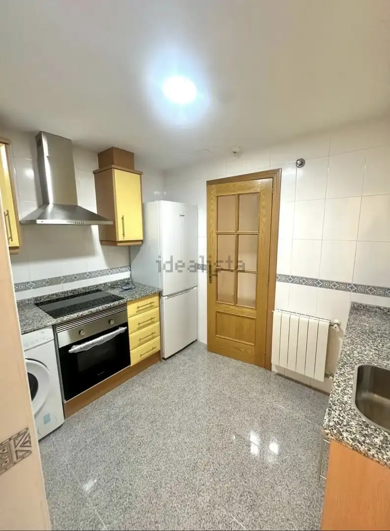 Kitchen of Flat for rent in Campolivar