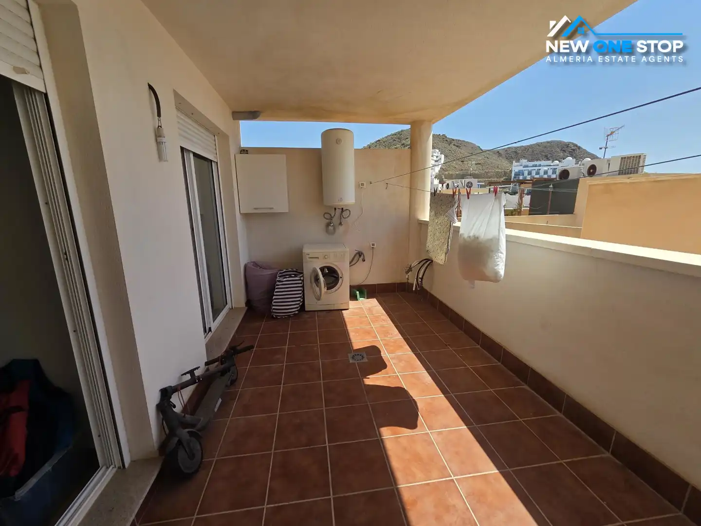 Terraza de Dúplex en venta en Carboneras con Terraza, Horno y Lavadora