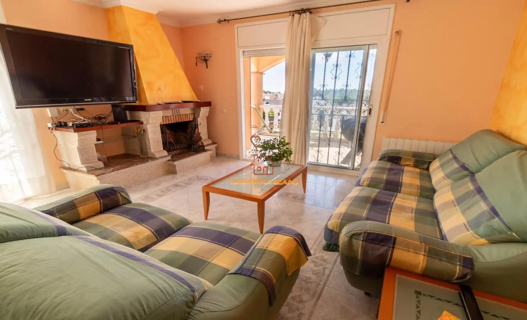 Living room of Houses for sale in El Vendrell  with Air Conditioner, Heating and Private garden