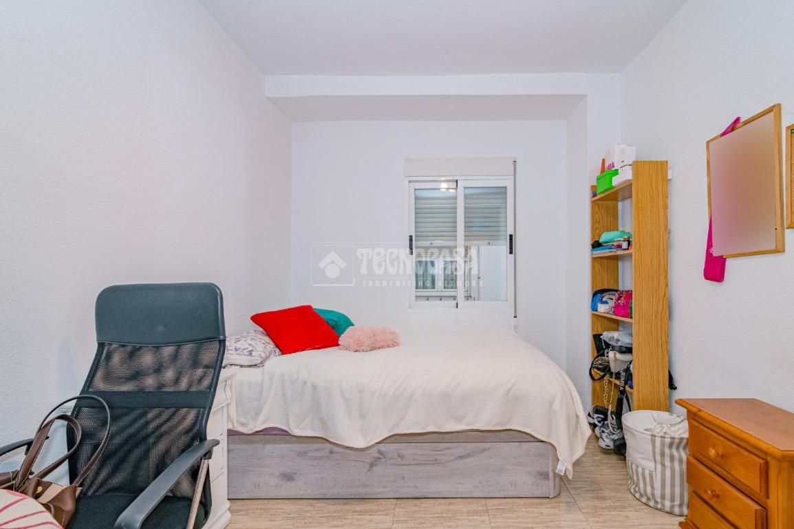 Bedroom of Flat for sale in  Granada Capital