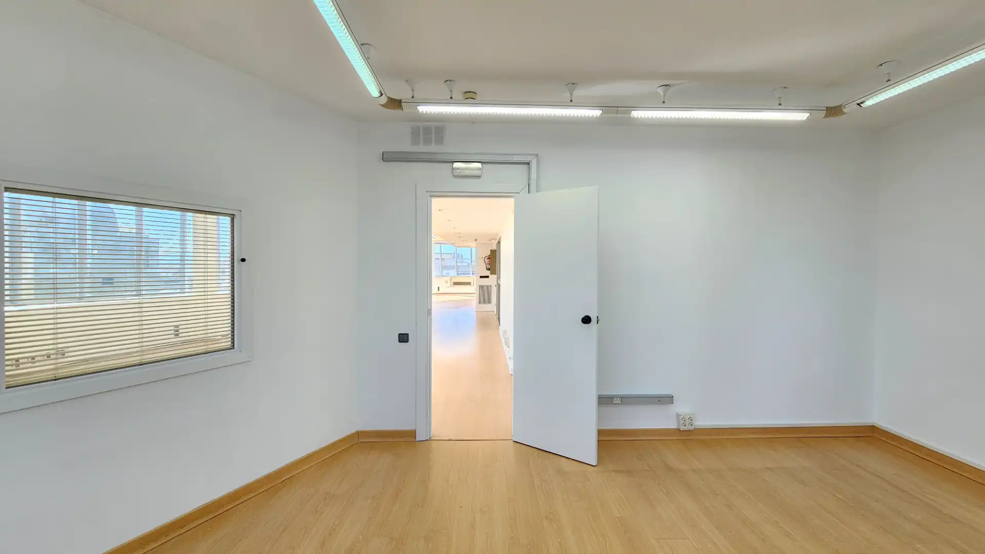 Oficina de alquiler en Barcelona con Aire acondicionado, Calefacción y Internet