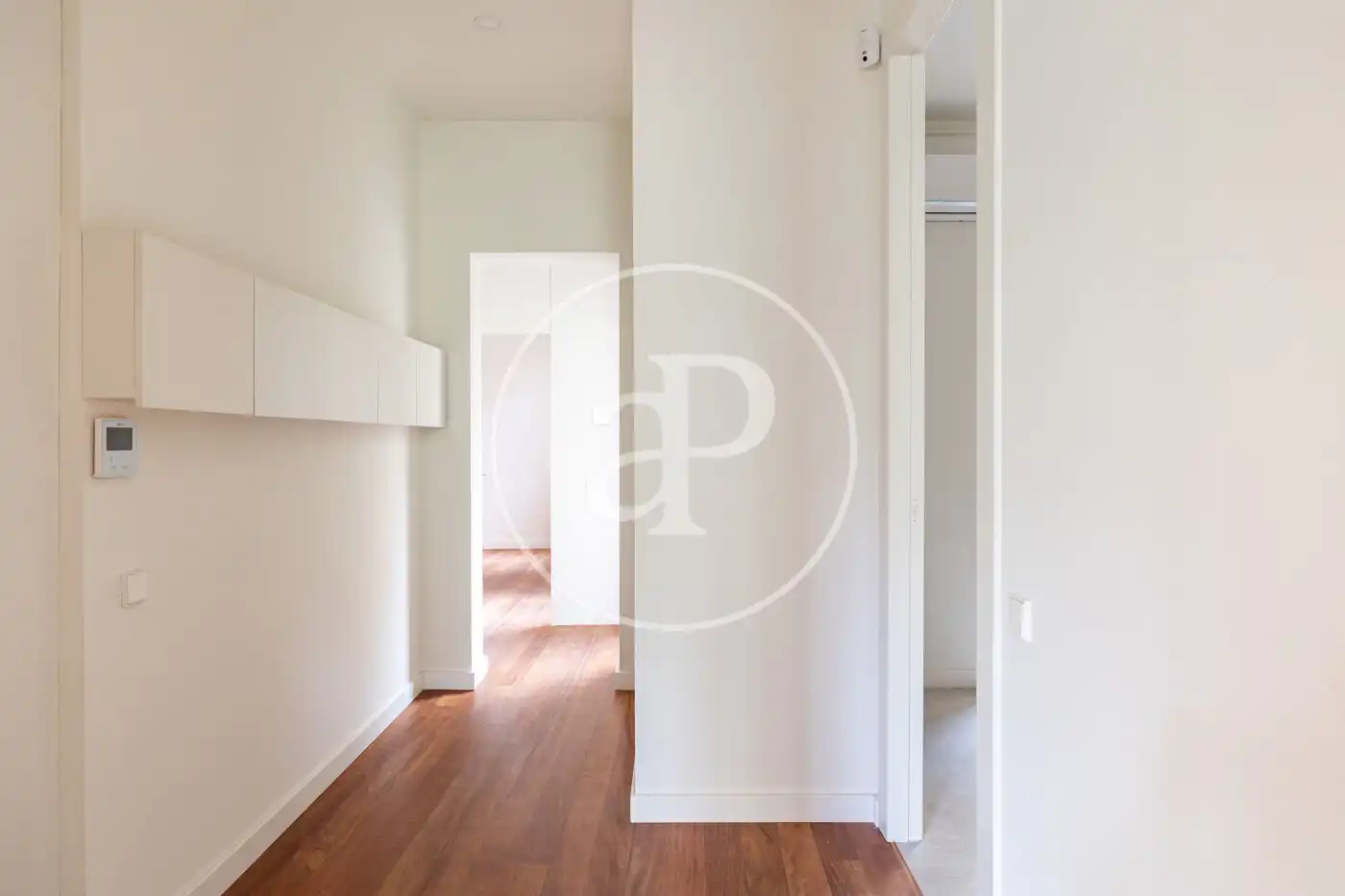 Wohnung zum Verkauf in Barcelona mit Klimaanlage, Heizung und Balkon