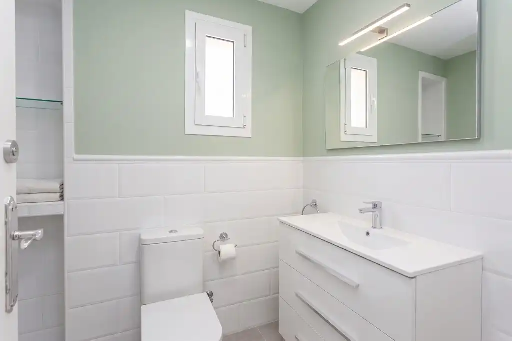 Bany de Apartament en venda en Barcelona amb Aire condicionat, Parquet i Balcó