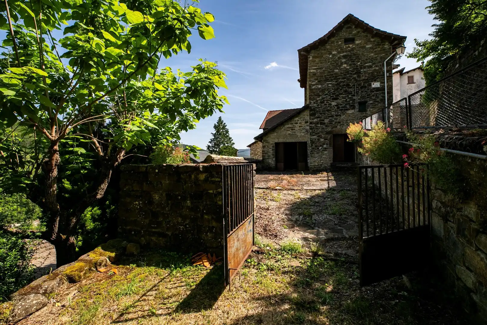 Vista exterior de Casa o chalet en venta en Aragüés del Puerto con Jardín privado, Terraza y Amueblado