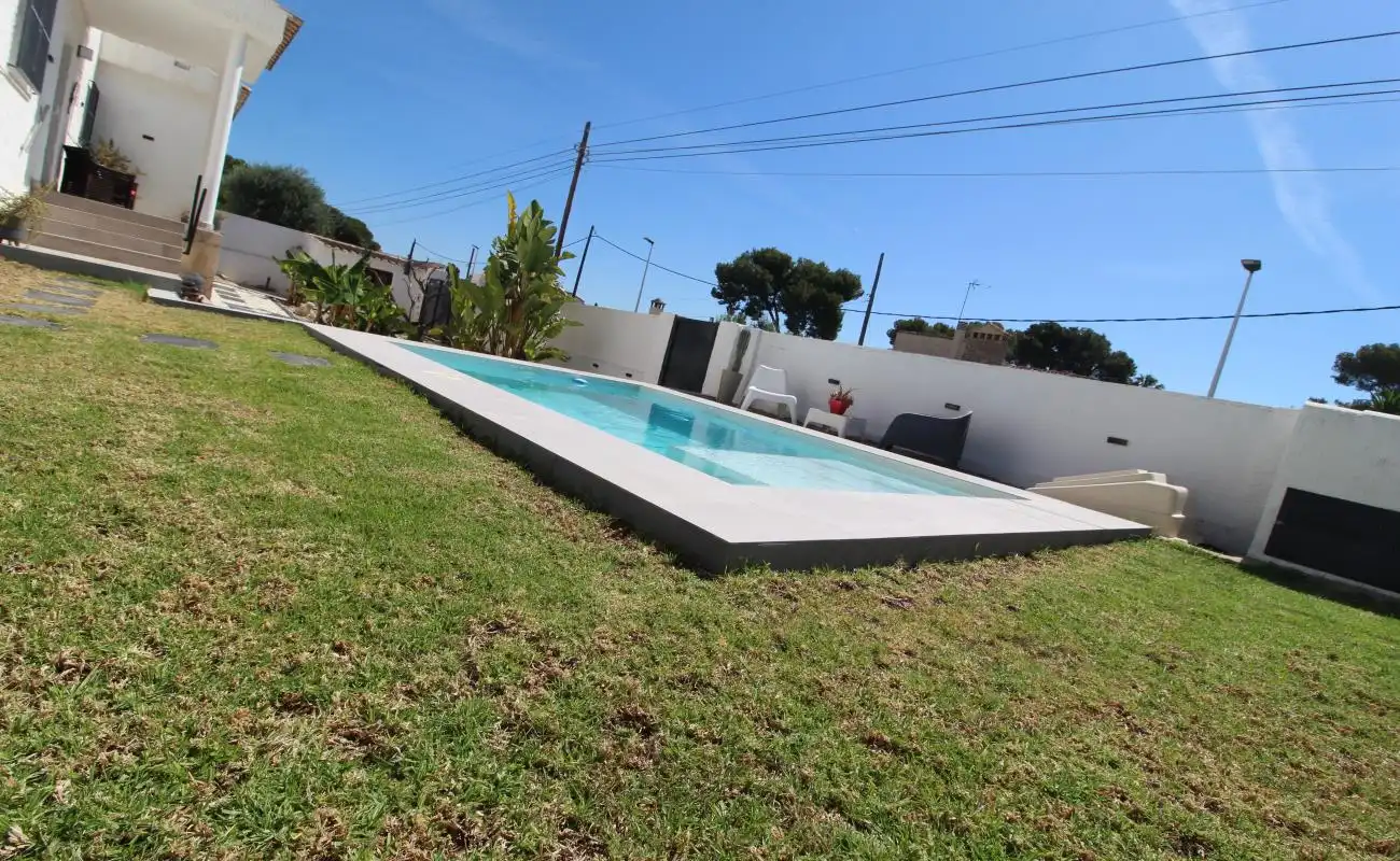 Piscina de Casa o chalet en venta en L'Eliana con Aire acondicionado, Calefacción y Jardín privado