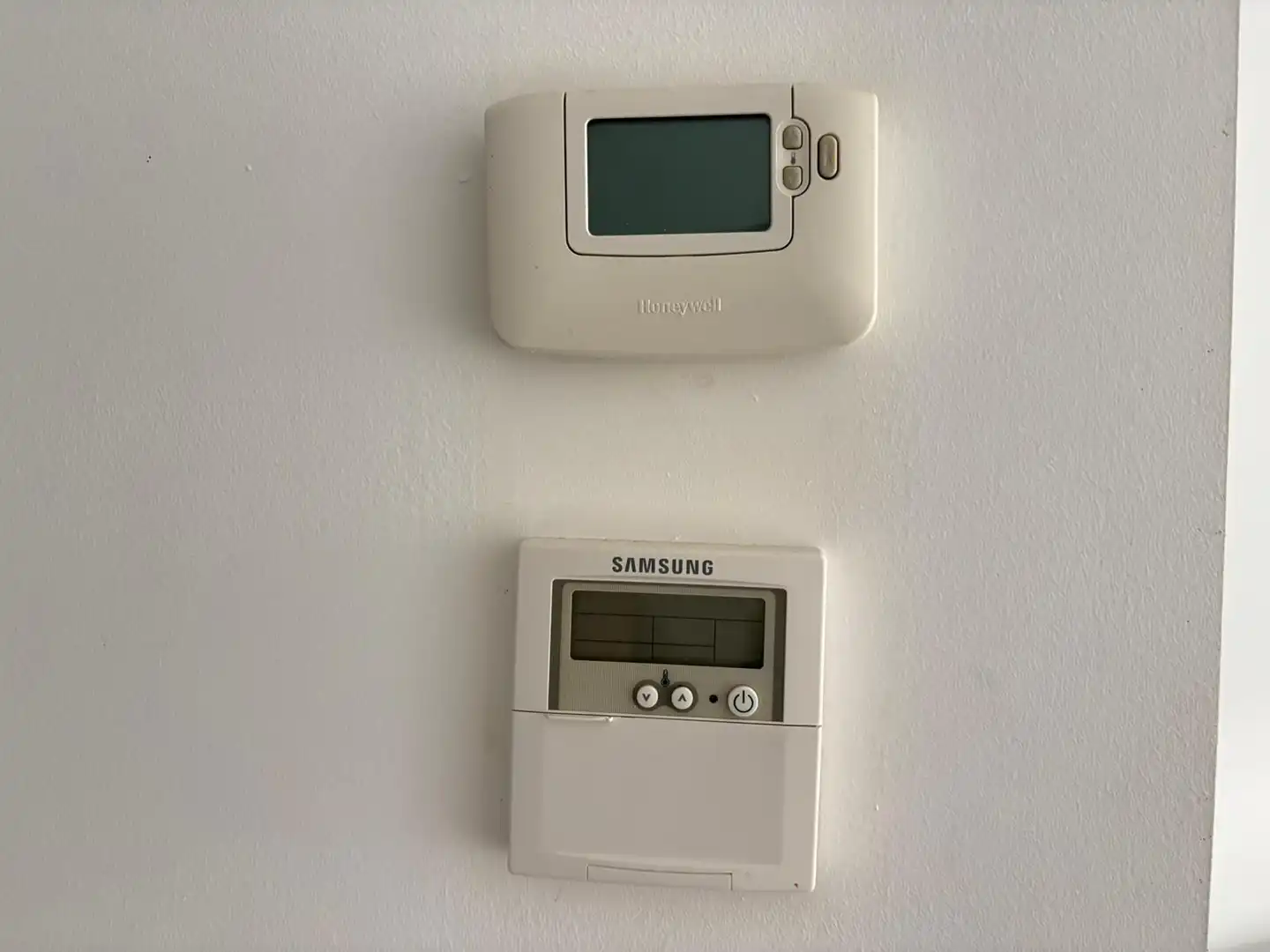 Habitación de Piso de alquiler en Zaragoza con Aire acondicionado, Calefacción y Amueblado