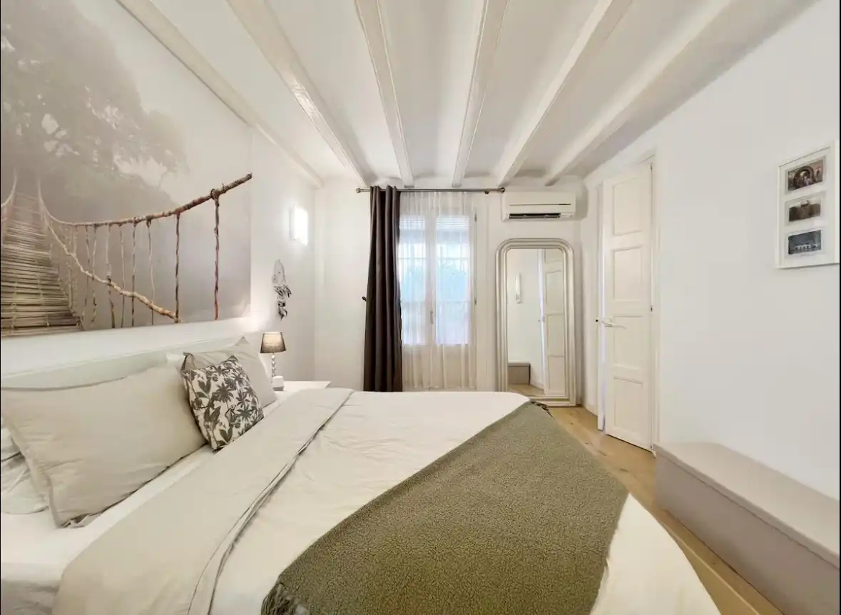 Schlafzimmer von Wohnung zum Verkauf in Barcelona mit Parkett, Terrasse und Abstellraum