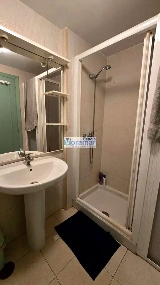 Baño de Apartamento en venta en Gandia con Amueblado y Piscina comunitaria