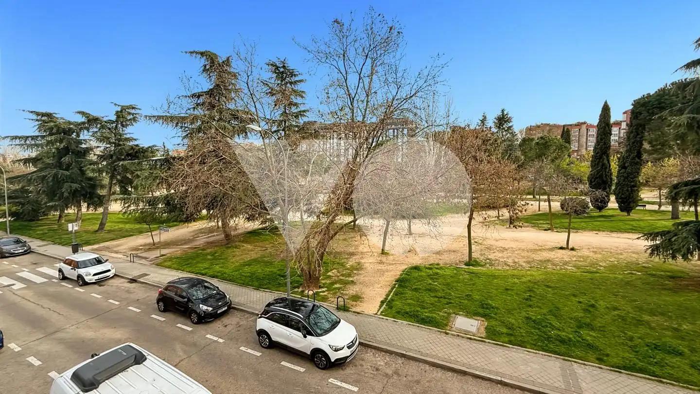 Vista exterior de Piso en venta en Madrid con Aire acondicionado, Calefacción y Jardín privado
