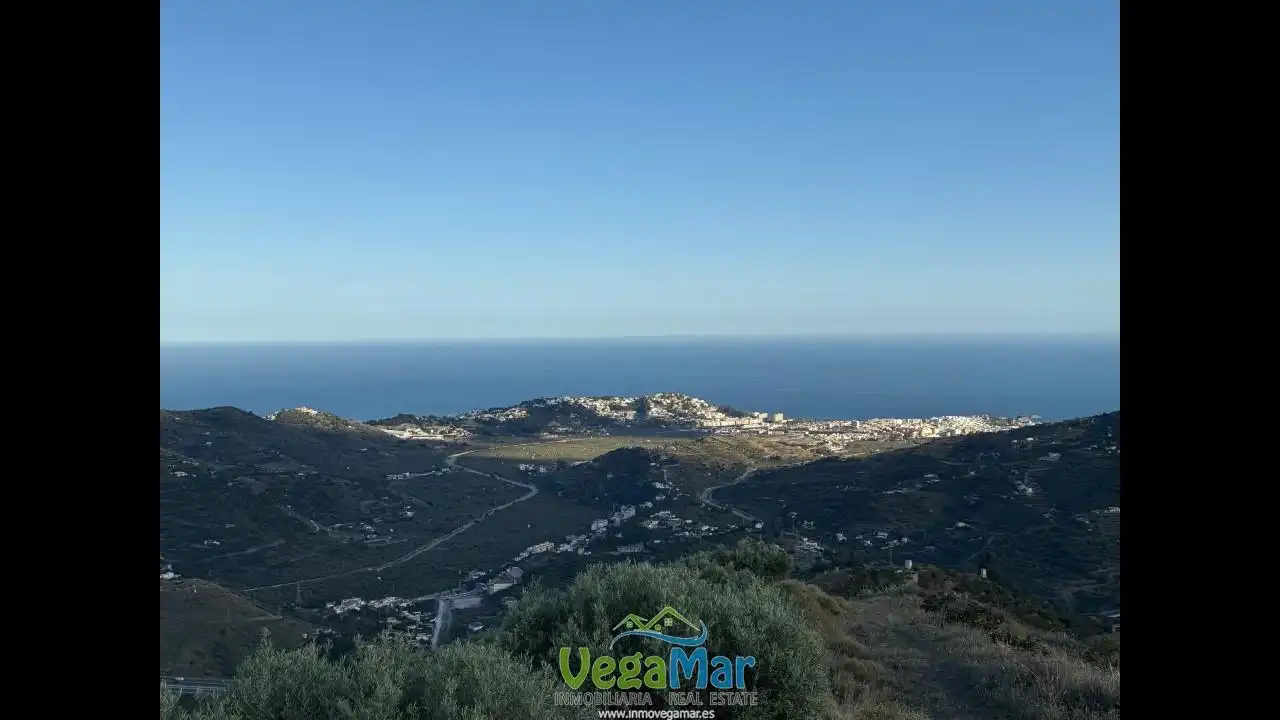 Vista exterior de Finca rústica en venda en Almuñécar amb Terrassa i Piscina