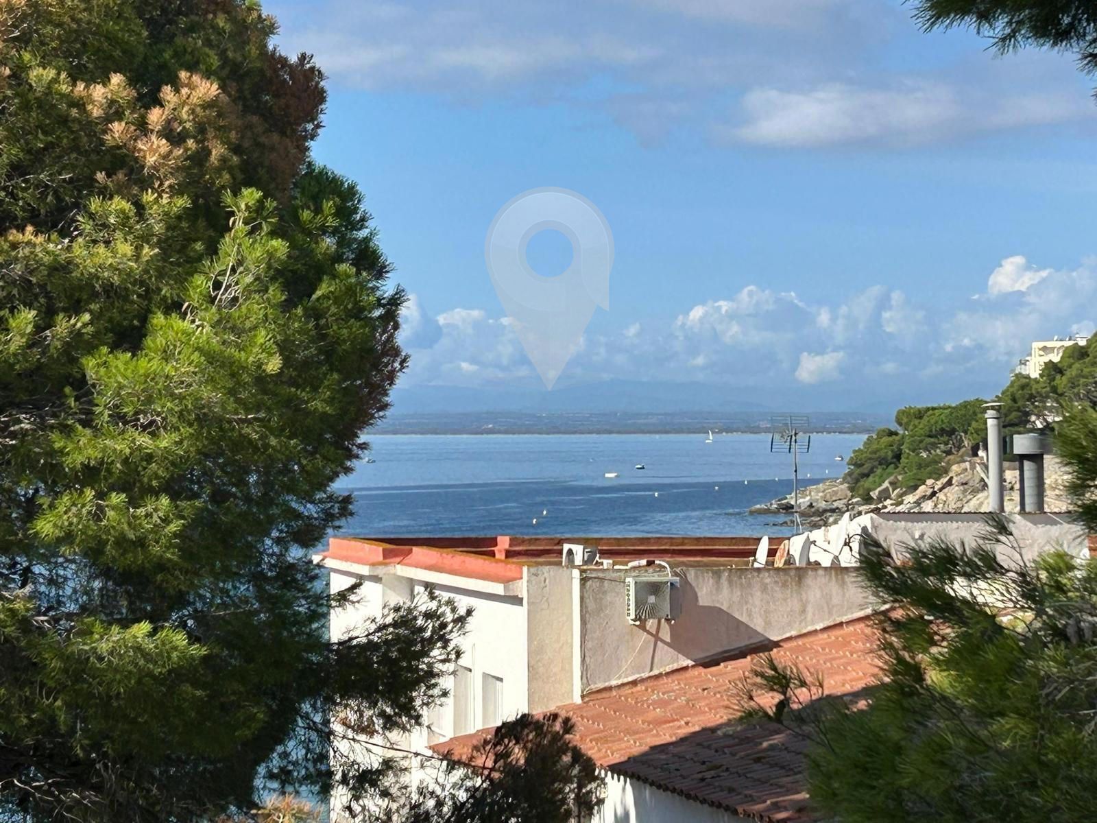 Vista exterior de Casa o xalet en venda en Roses amb Aire condicionat i Terrassa