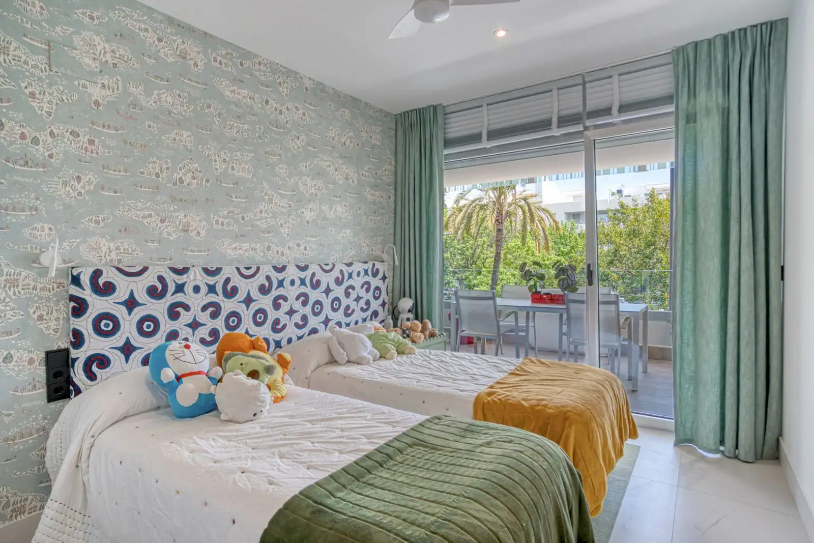 Habitación de Apartamento en venta en Marbella con Terraza, Trastero y Amueblado