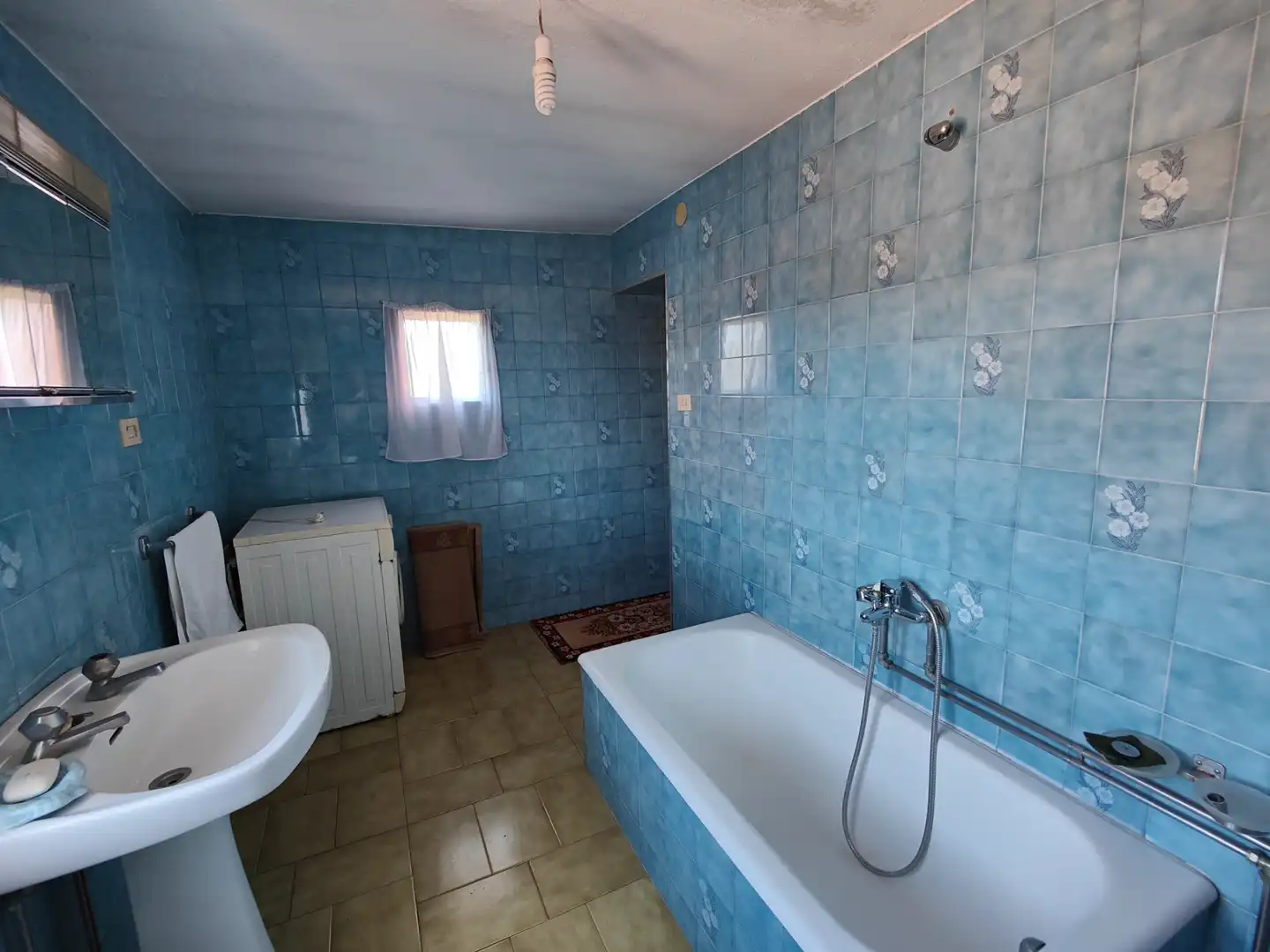 Bathroom of Houses for sale in Rianxo  with Heating, Private garden and Storage room