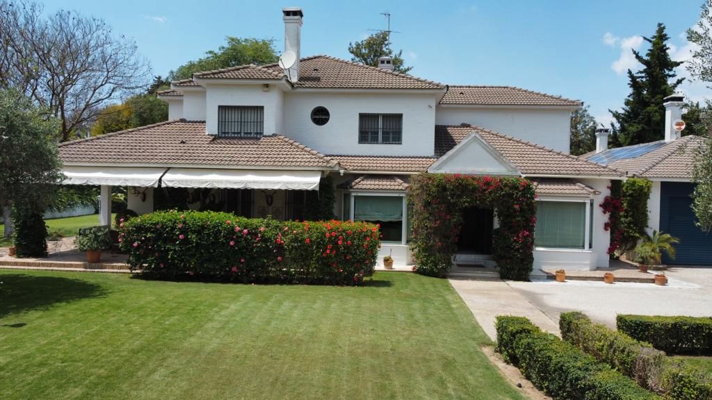 Exterior view of House or chalet for sale in Jerez de la Frontera  with Air Conditioner, Heating and Private garden