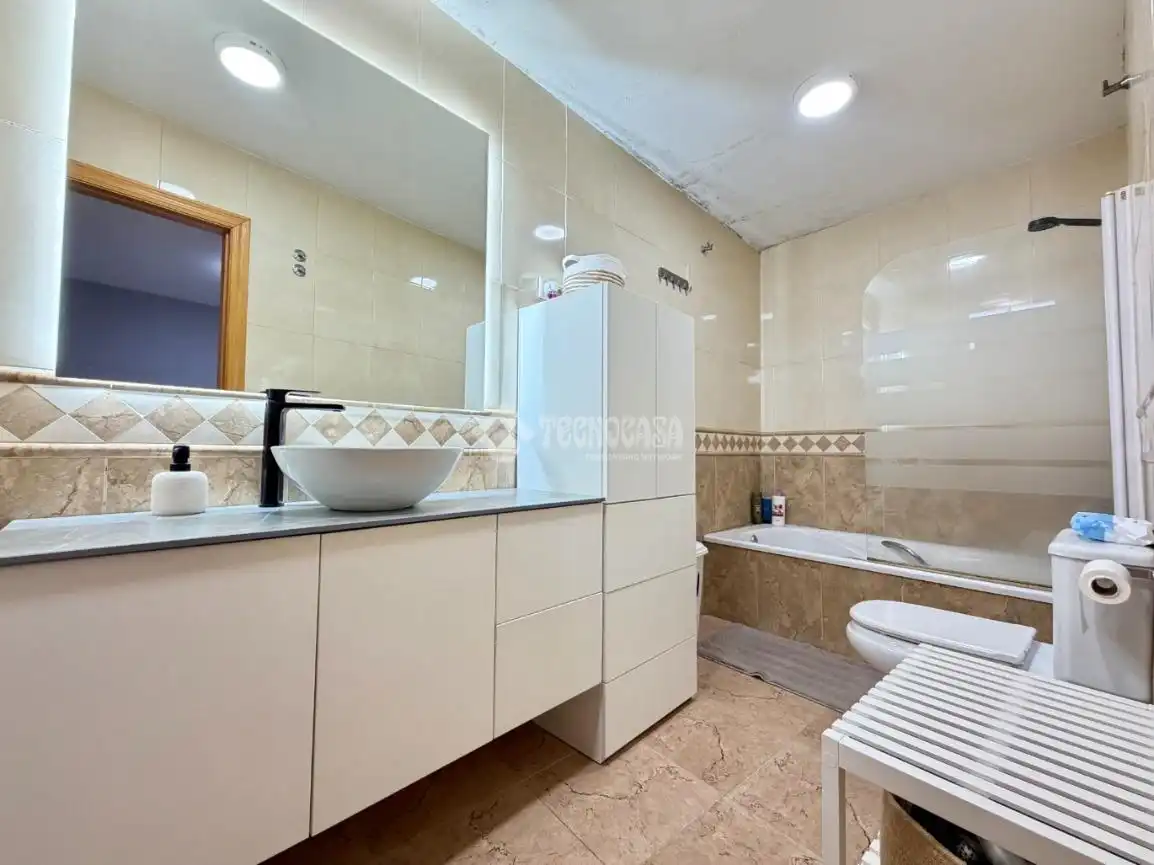 Baño de Piso en venta en Ajalvir con Aire acondicionado, Calefacción y Balcón