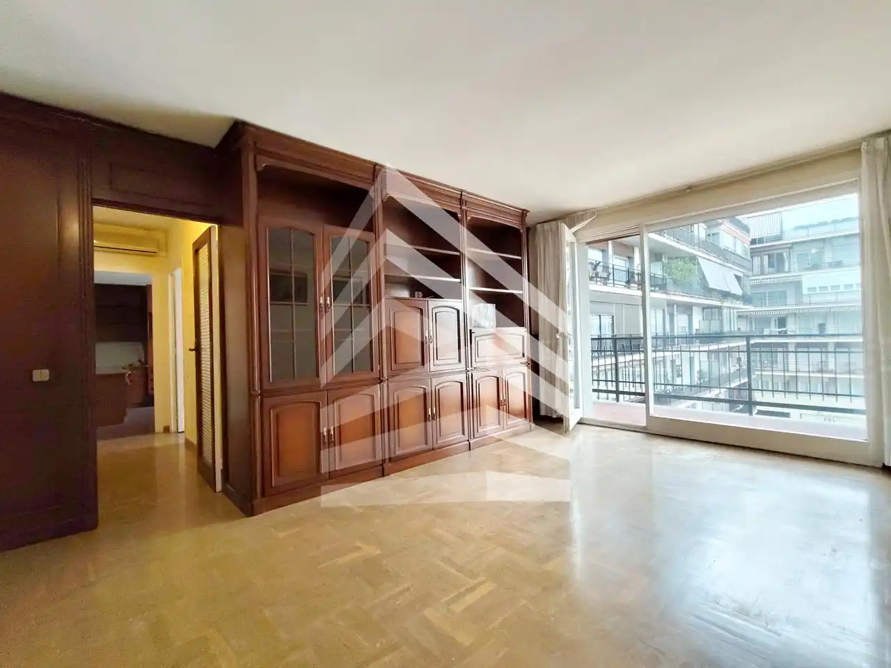 Piso con terraza en venta en Gran Via de Carles III, imagen 10