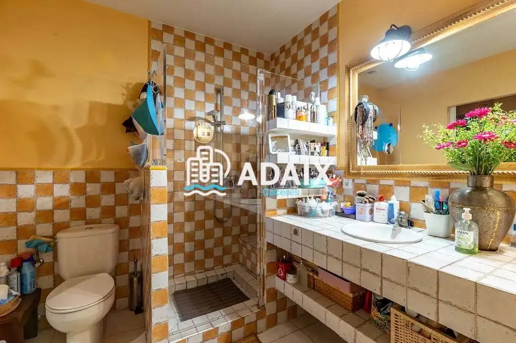 Bany de Casa o xalet en venda en Cáceres amb Aire condicionat, Calefacció i Terrassa