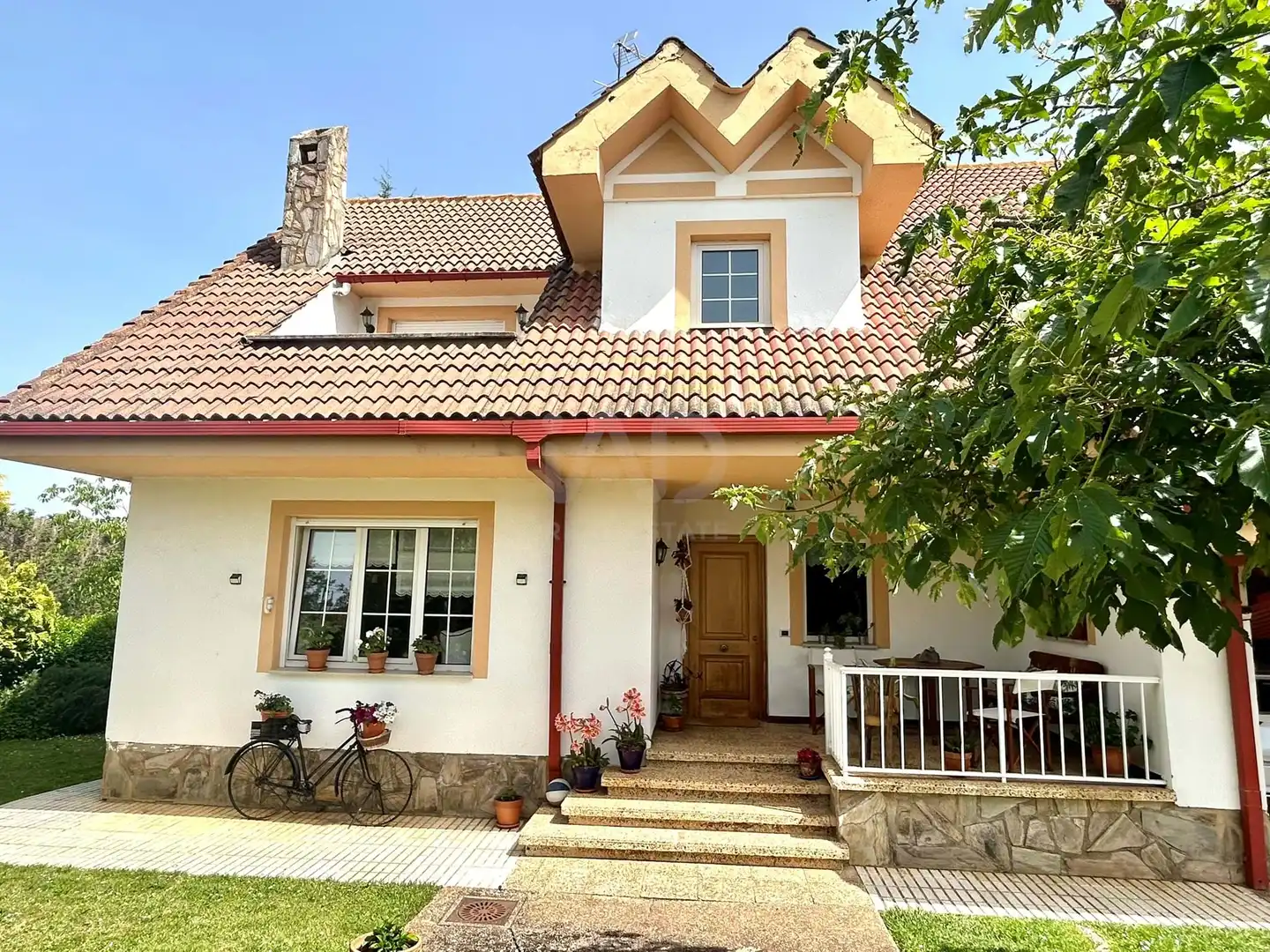 Exterior view of Houses for sale in Santovenia de la Valdoncina  with Heating and Terrace