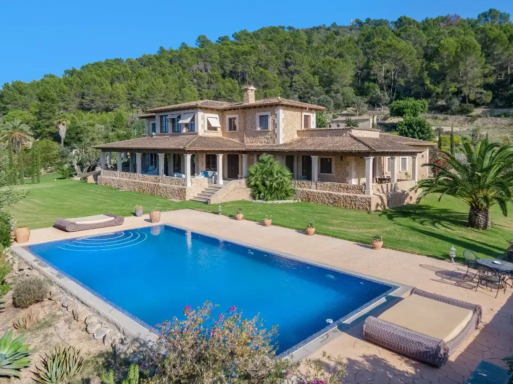 Casa rústica con piscina en venta en Búger