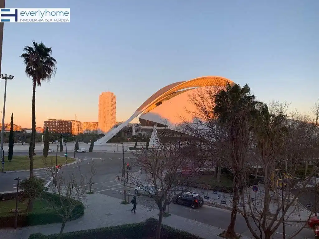 Exterior view of Flat for share in Valencia