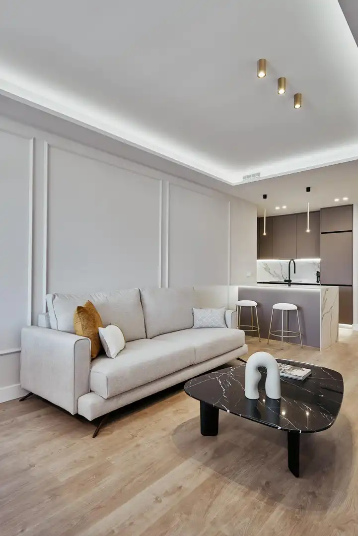 Sala d'estar de Apartament en venda en Madrid amb Calefacció, Terrassa i Moblat