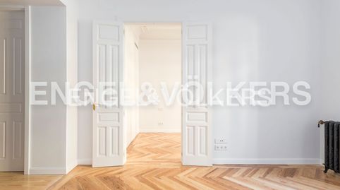 Foto 4 de Piso de alquiler en Trafalgar, Madrid Capital