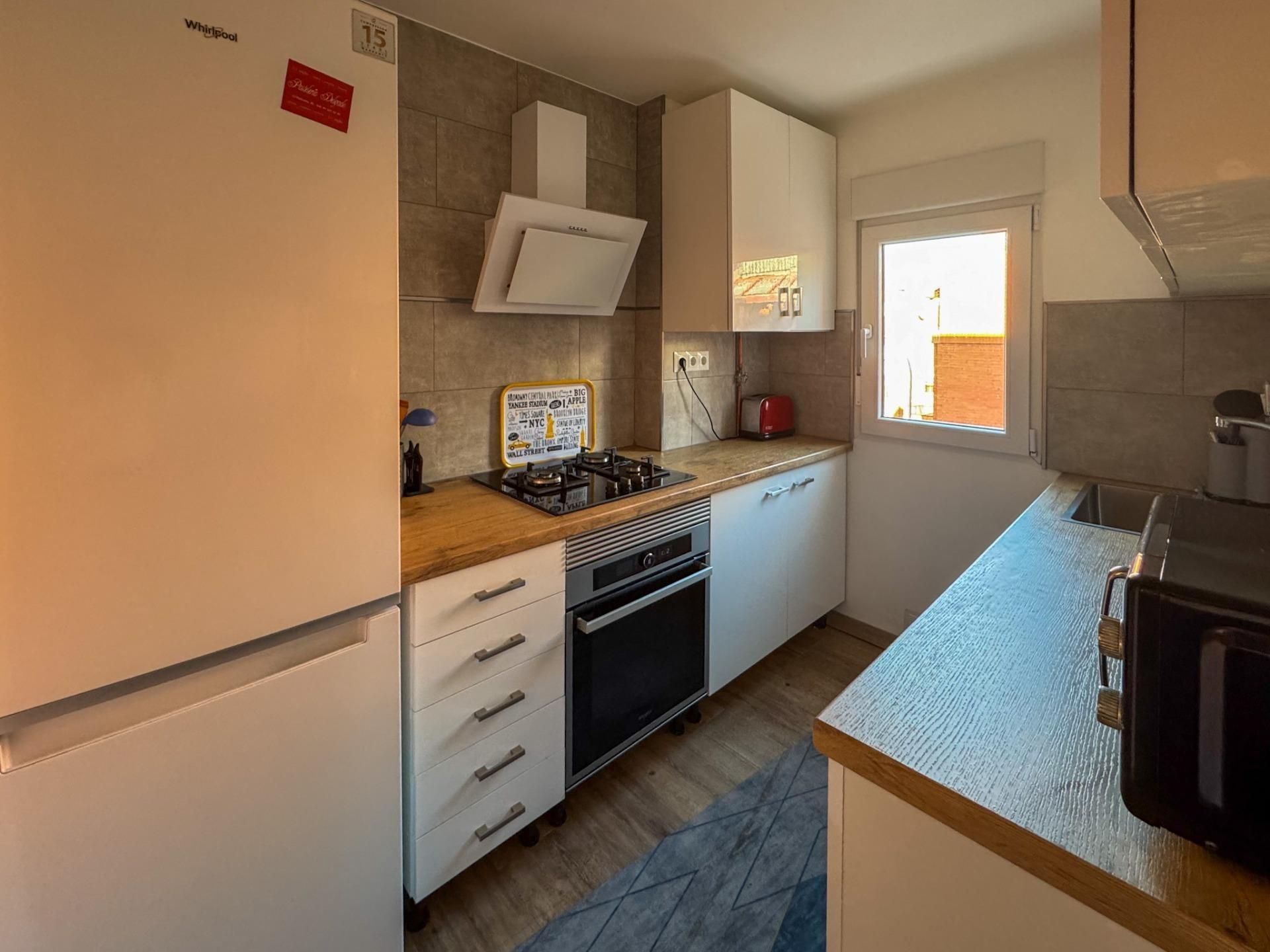 Cuina de Pis de lloguer en  Madrid Capital amb Calefacció, Terrassa i Balcó