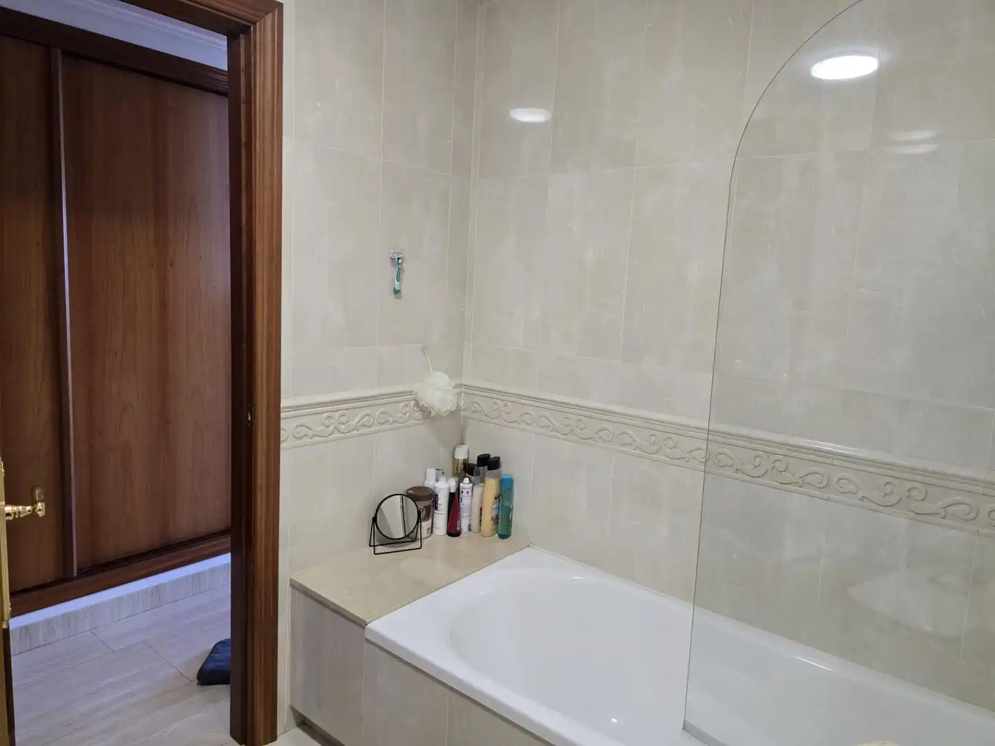 Bathroom of Flat for sale in Córdoba  with Air Conditioner, Terrace and Storage room