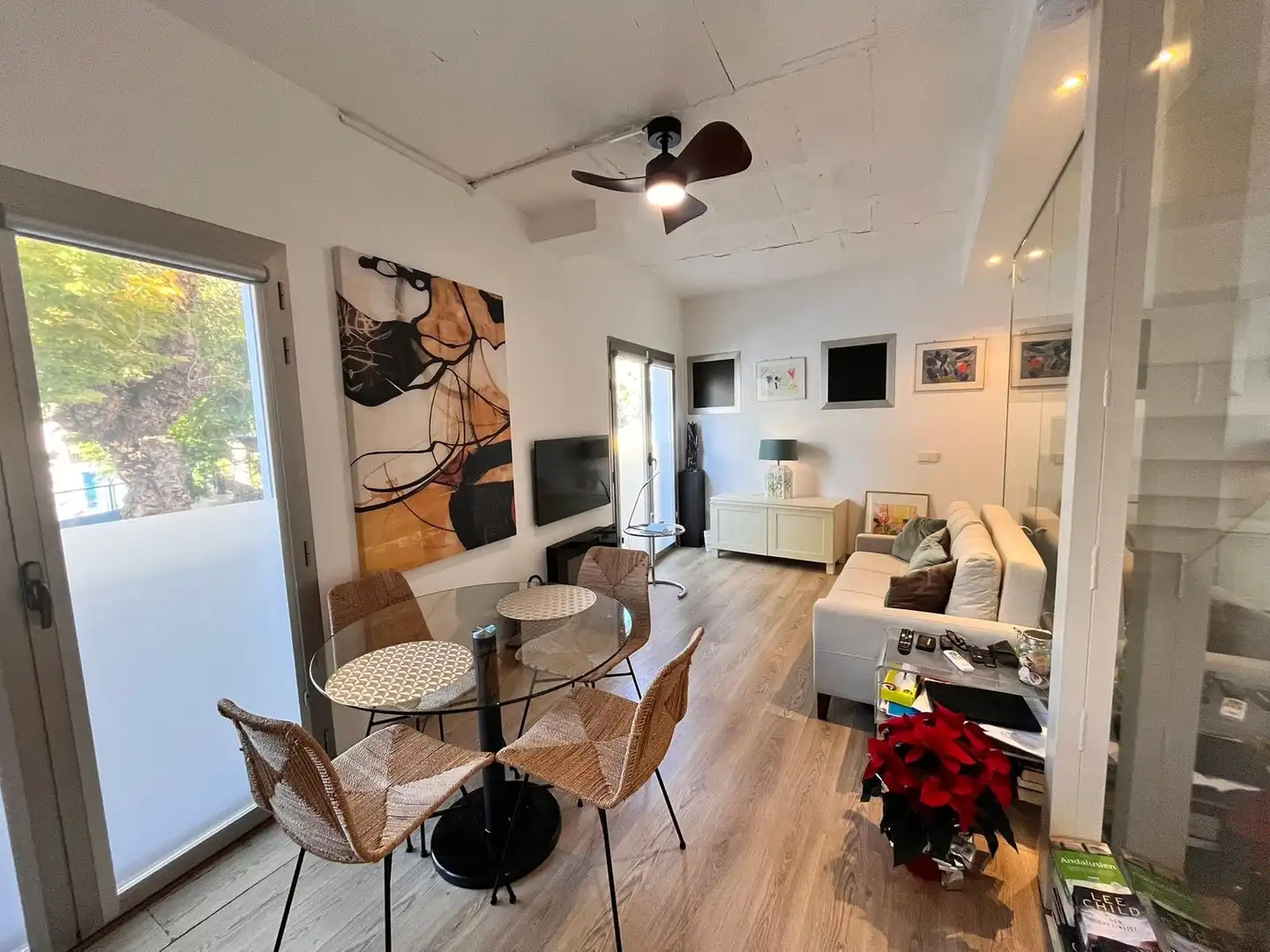 Sala de estar de Ático en venta en Marbella con Aire acondicionado y Terraza
