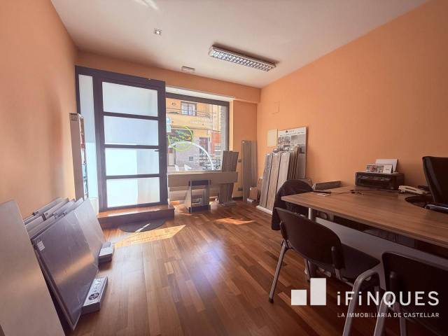 Local comercial en Alquiler en Espai Tolra - Els Pedrissos - Can Carner